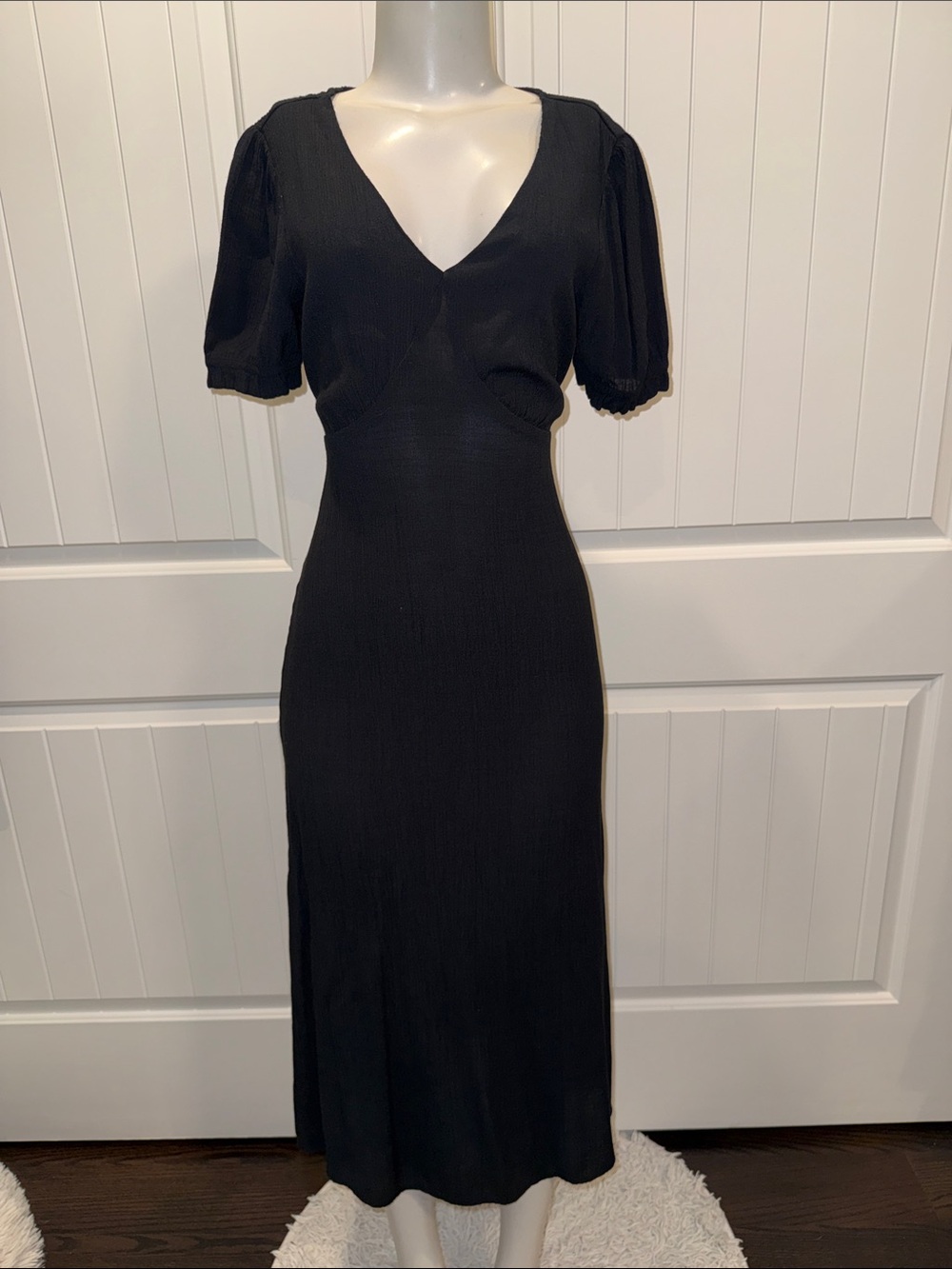 SO Black V-Neck Midi Dress with Puff Short Sleeves